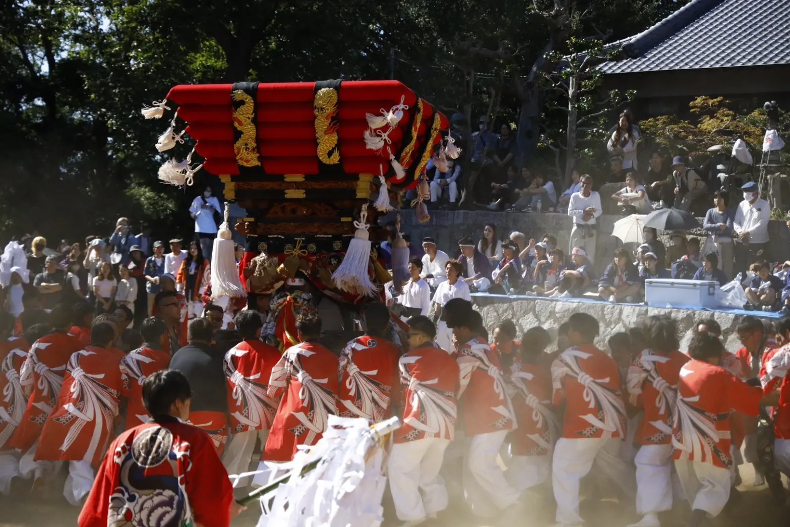神詣で　全国神社　参拝とまつり 会社員の初詣客らでにぎわう 東京・神田明神 - YouTube