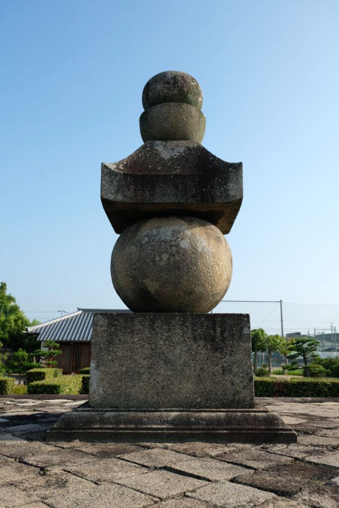 西大寺奥ノ院五輪塔　奈良県奈良市　五輪塔