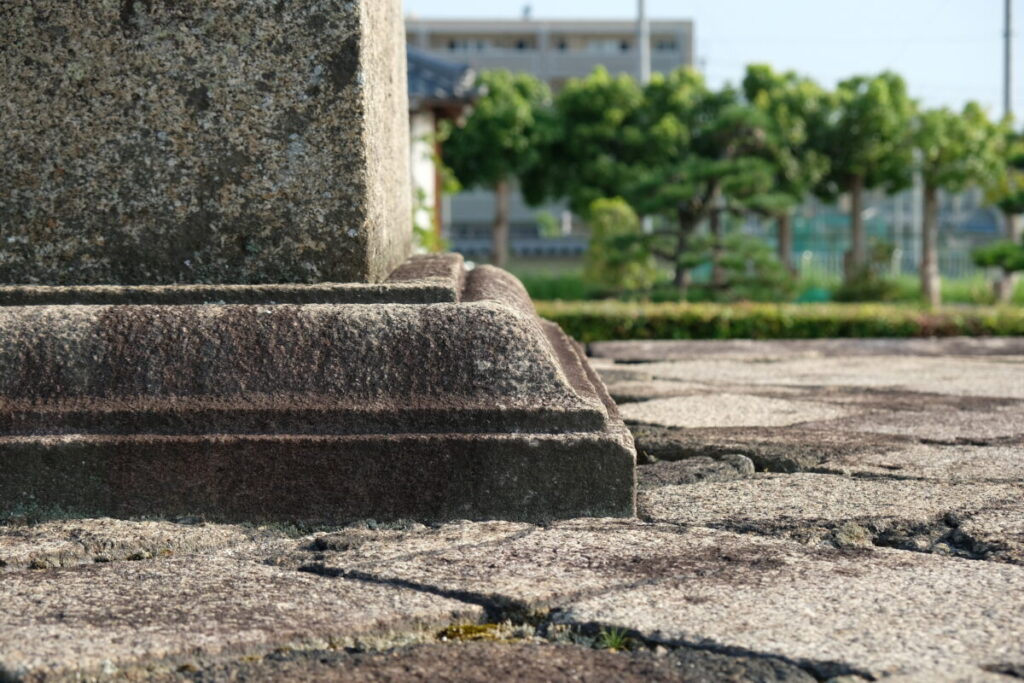 西大寺奥ノ院五輪塔　奈良県奈良市　五輪塔　繰形座