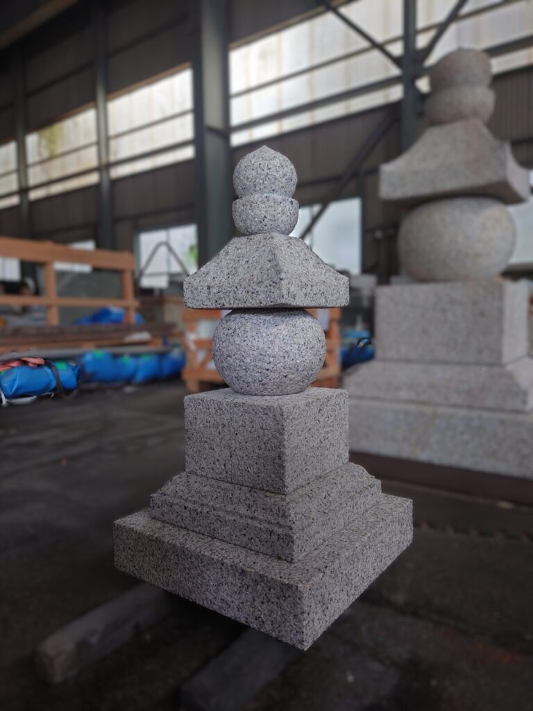 犬島石 白 五輪塔 叩き 安寧